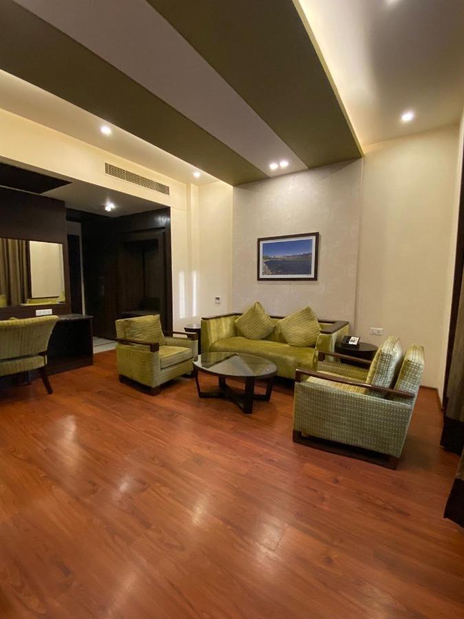 Four Points By Sheraton Srinagar Εξωτερικό φωτογραφία