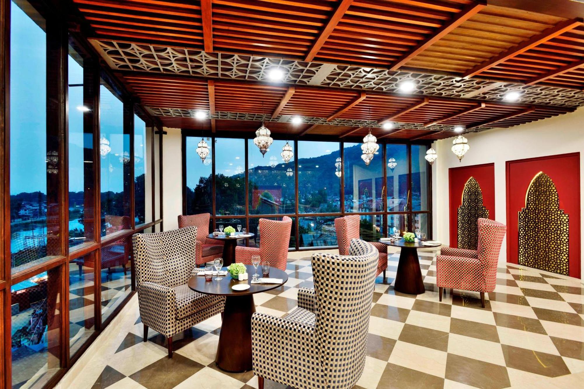Four Points By Sheraton Srinagar Εξωτερικό φωτογραφία